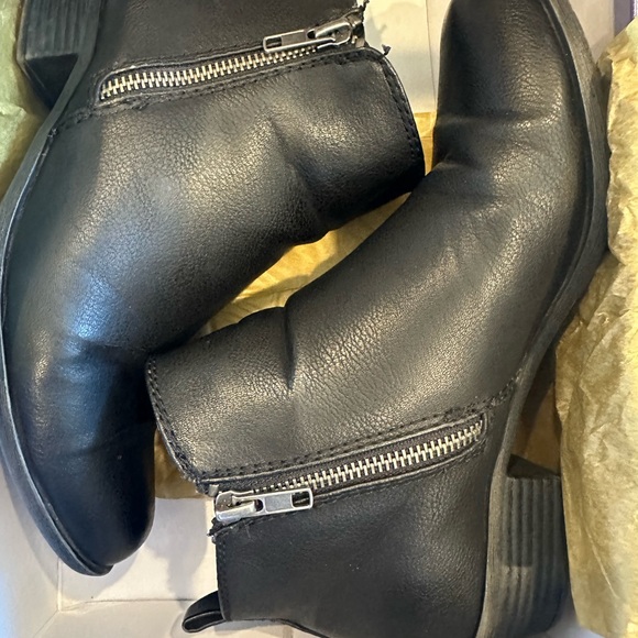 Madden Girl Boleroo Black Ankle Boots size 8.5 - Picture 14 of 15